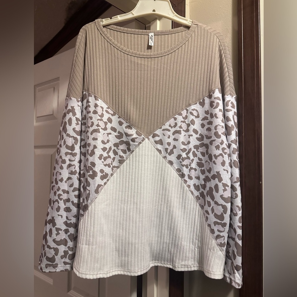 Tan and beige EPRETTY top